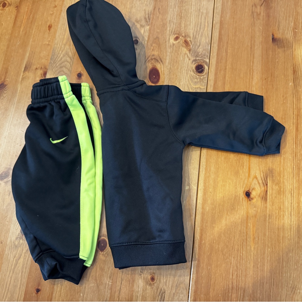 Nike warm up suit size 6-9 months - Picture 4 of 4